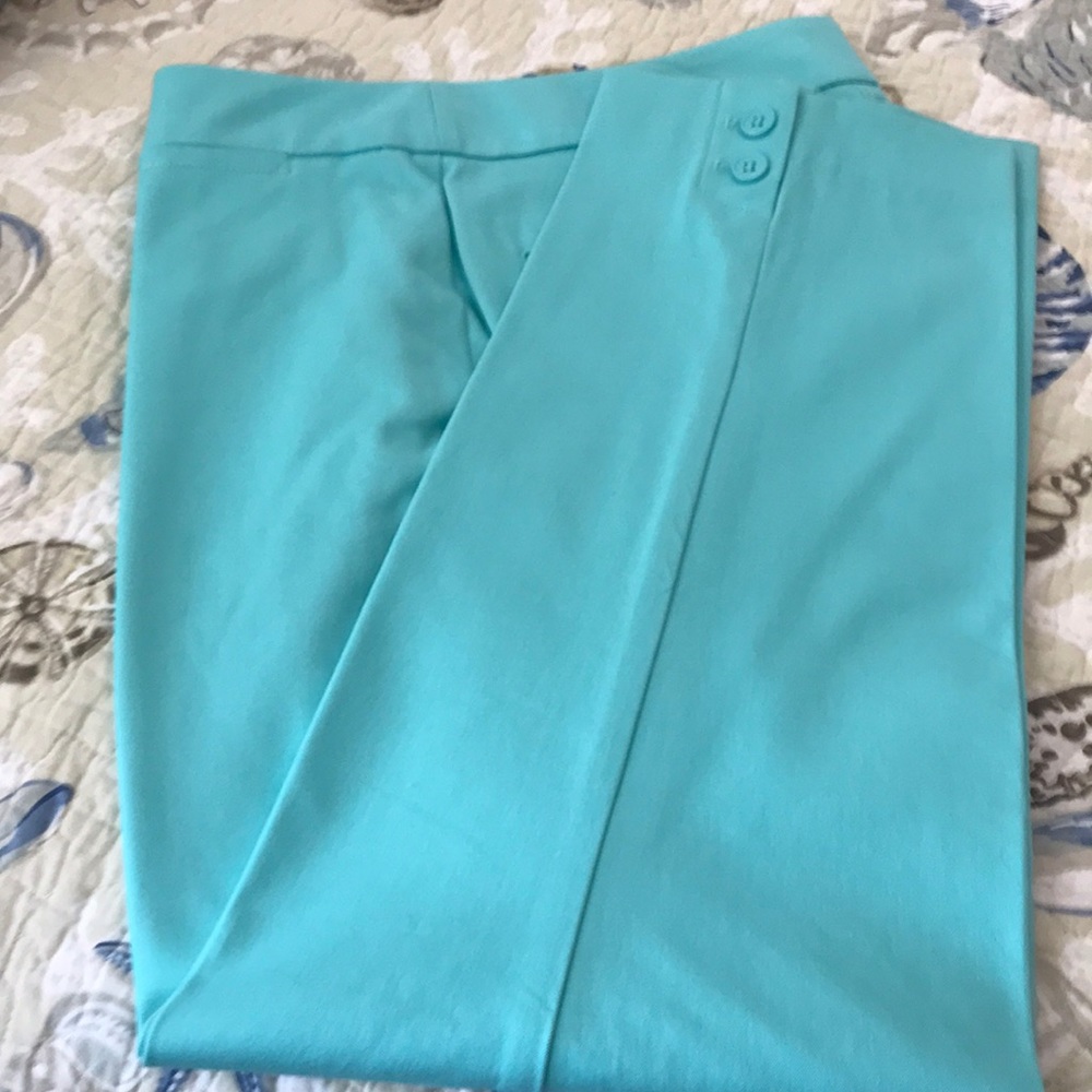 Cropped cotton pants in size 6